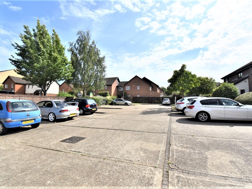 Studio for sale in The Oaks, Swanley BR8, £149,995