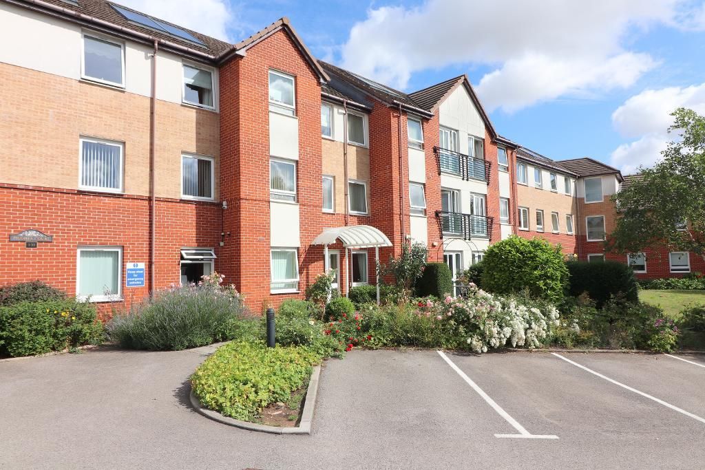 1 bed flat for sale in Hughes Court, Luton, Bedfordshire LU3, £169,950