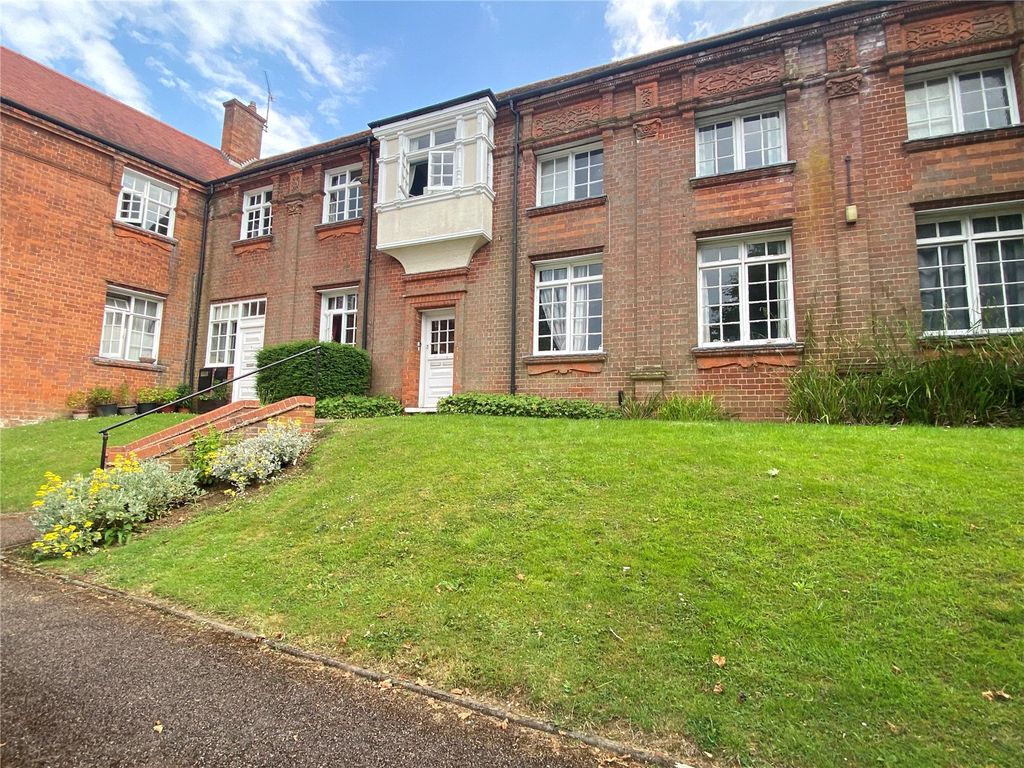 1 bed flat for sale in Wardens Lodge, North Street, Daventry, Northamptonshire NN11, £100,000