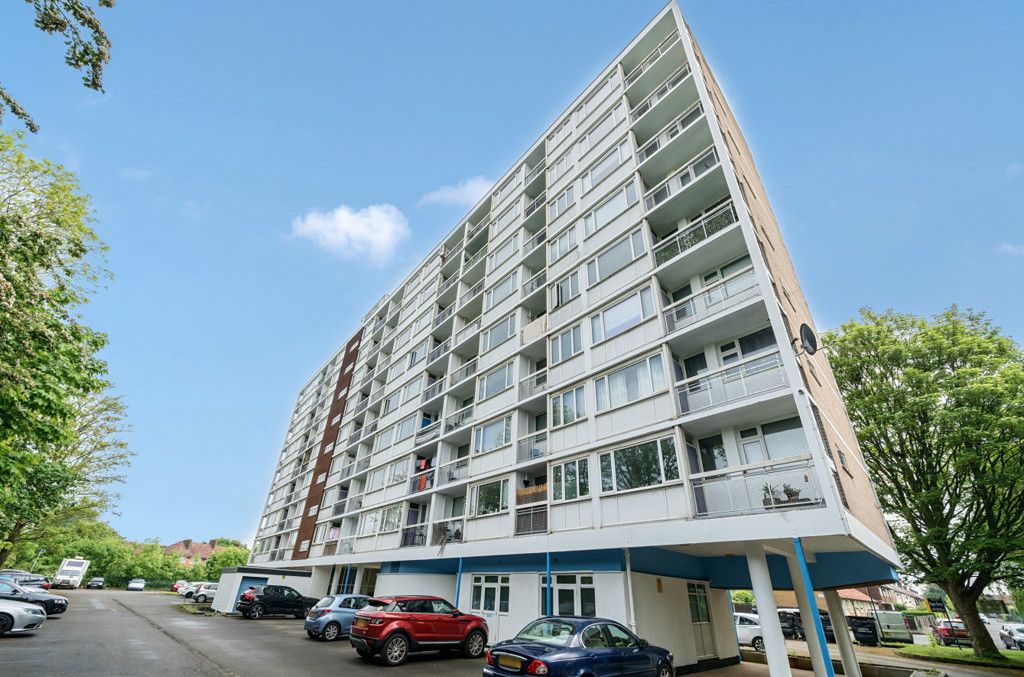 1 bed flat for sale in Glebelands Road, Manchester, Greater Manchester M23, £70,000