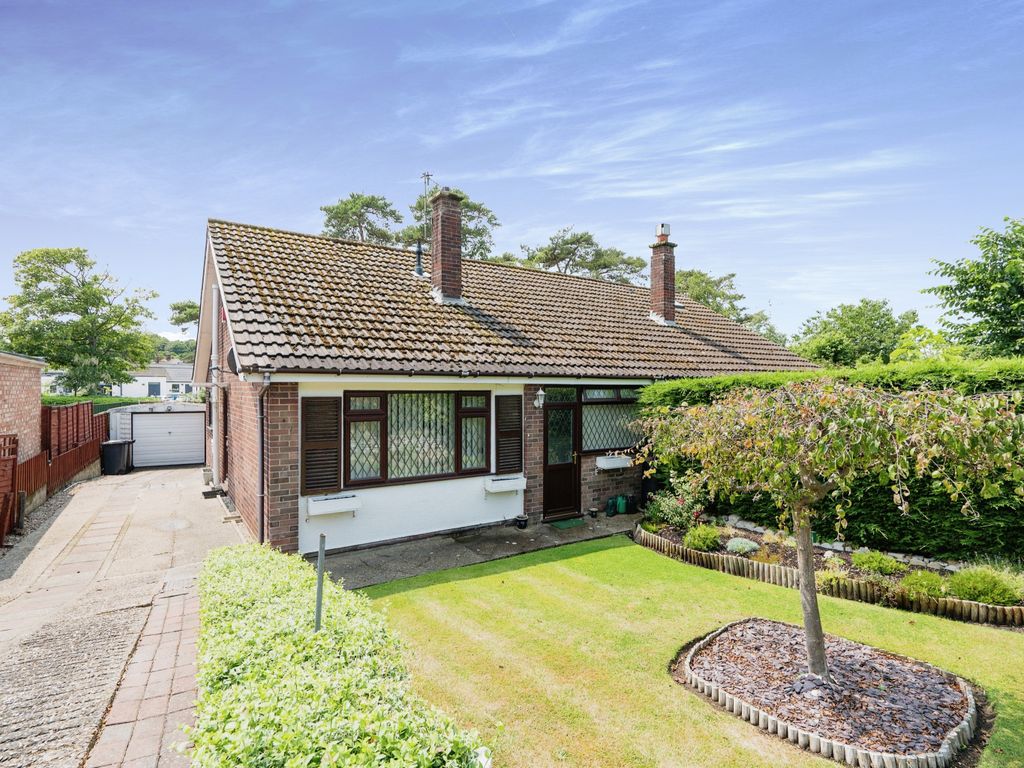 2 bed bungalow for sale in Overstrand Road, Cromer NR27, £270,000