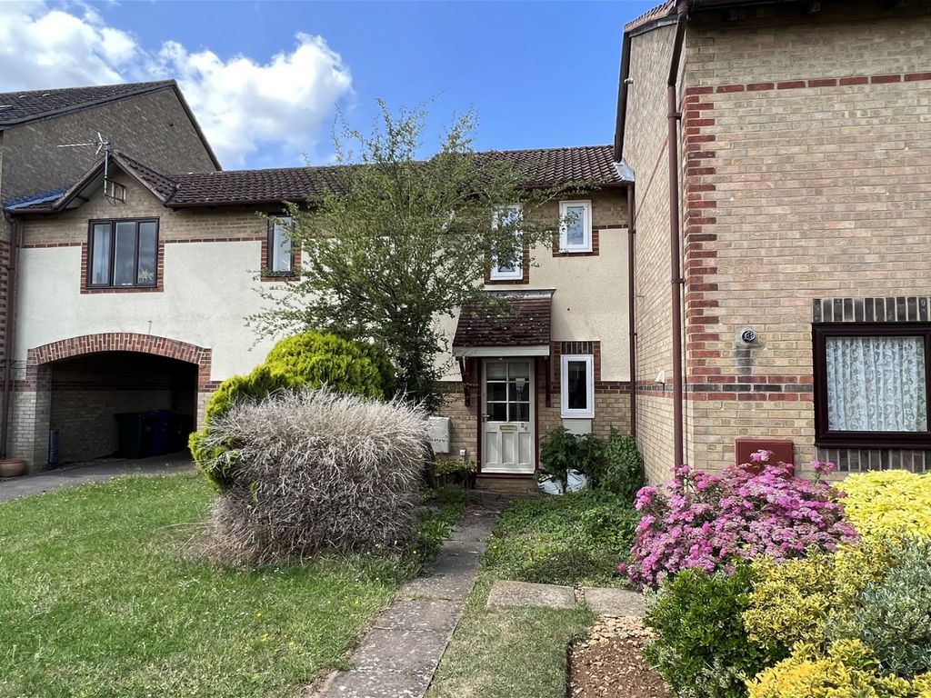 1 bed terraced house for sale in Hornbeam Road, Bicester OX26, £195,000