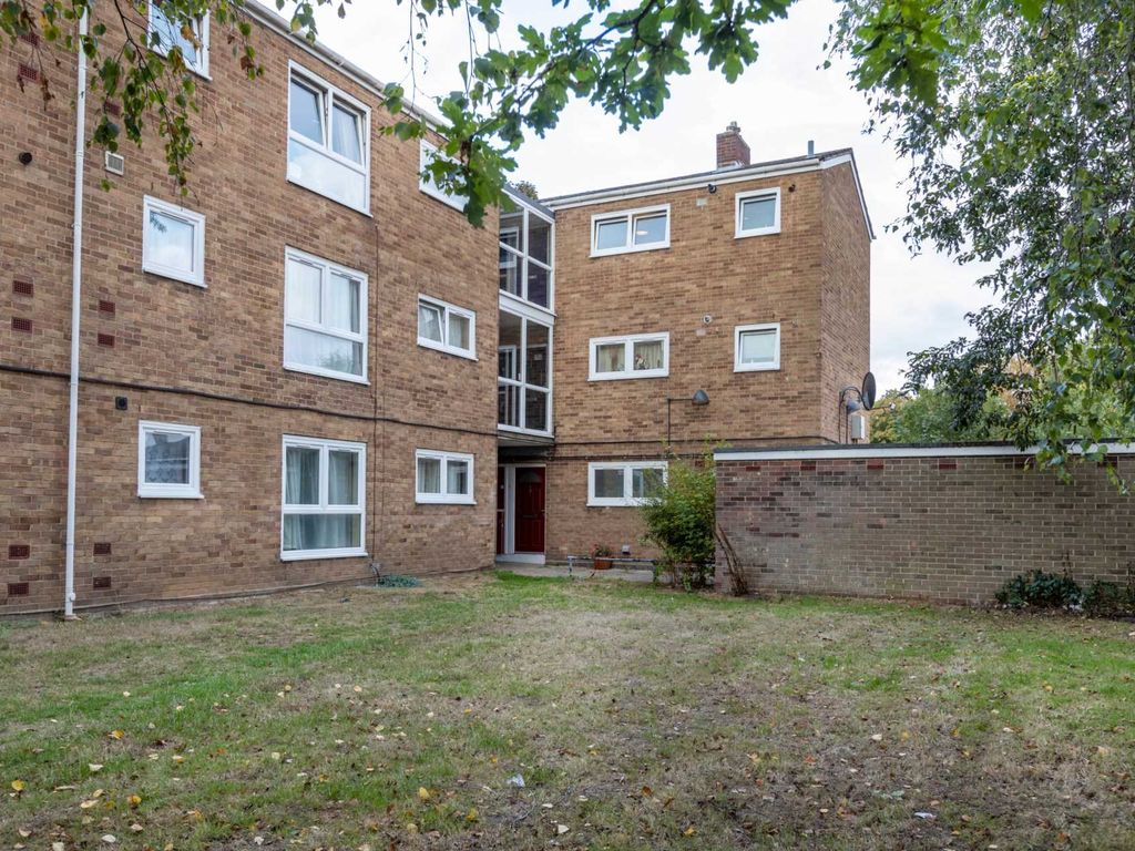 1 bed flat for sale in Portway Square, Norwich NR2, £120,000