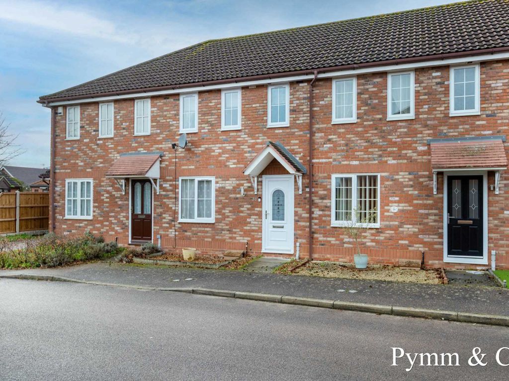 2 bed property for sale in Taverham, Norwich NR8, £200,000