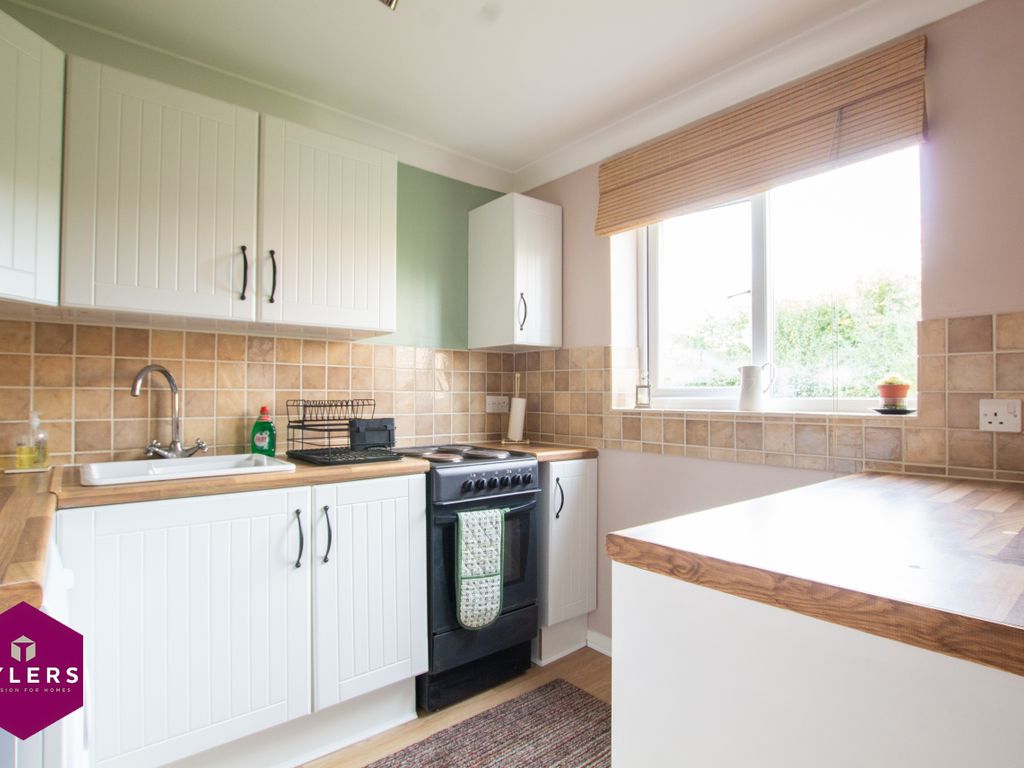 1 bed flat for sale in Loris Court, Cherry Hinton, Cambridge CB1, £165,000