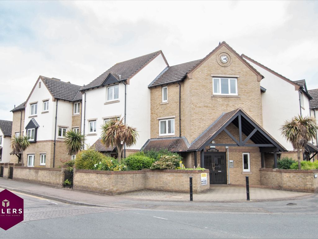 2 bed flat for sale in Haig Court, Cambridge CB4, £200,000