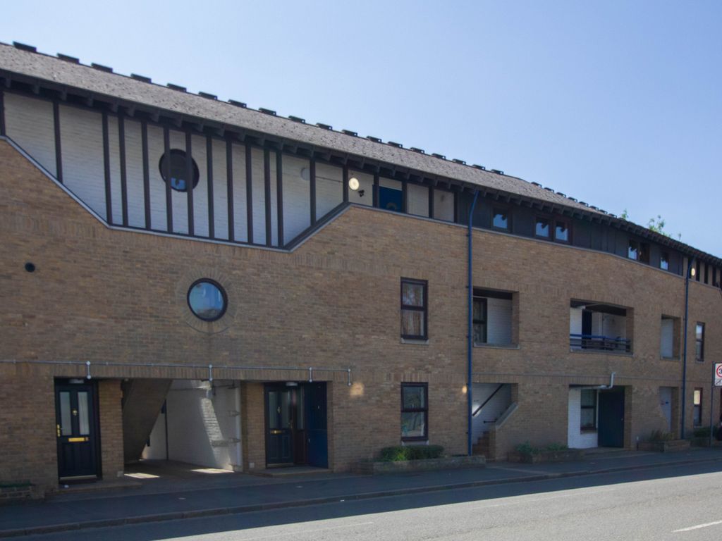 1 bed flat for sale in Shelly Garden, Cambridge CB3, £305,000