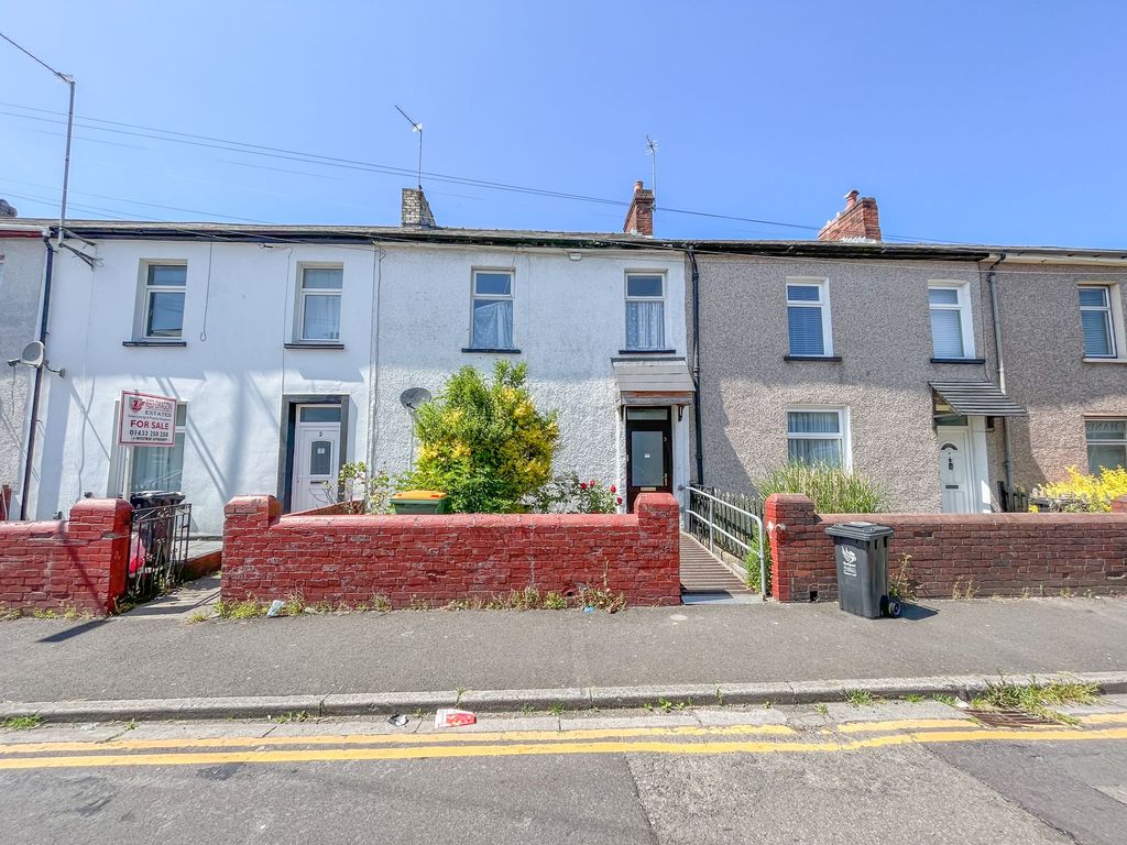 3 bed terraced house for sale in Fairoak Terrace, Newport NP19, £150,000
