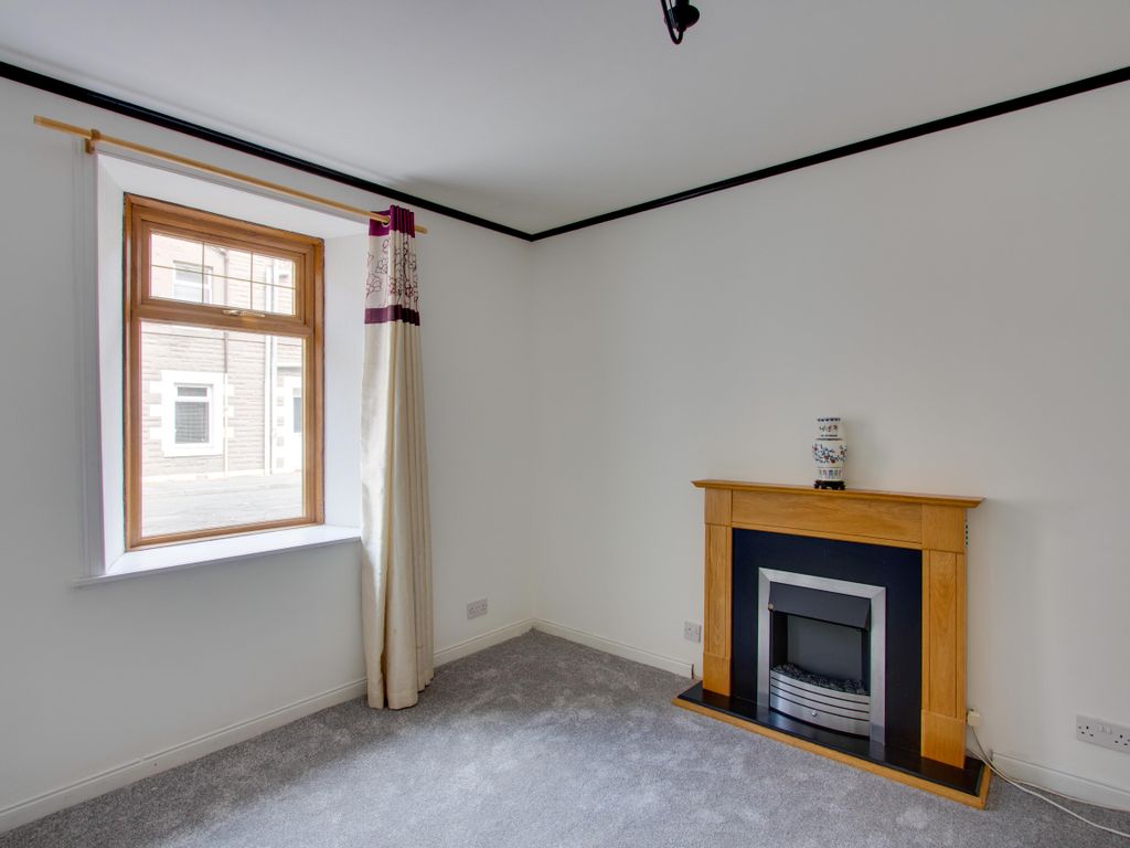 2 bed flat for sale in Union Street, Montrose DD10, £85,000