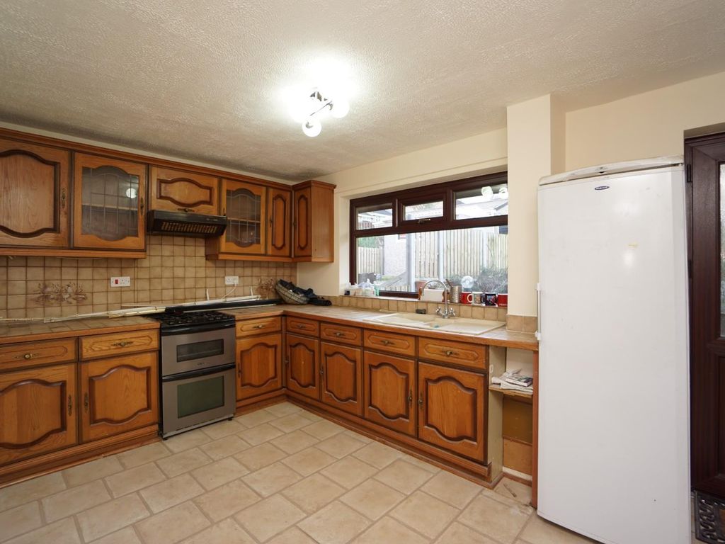 3 bed terraced house for sale in Taunton Grove, Wincobank, Sheffield S9, £150,000