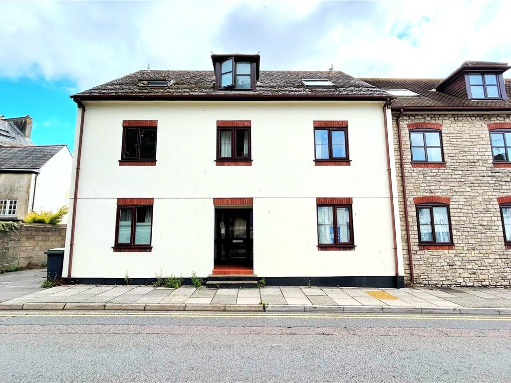 2 bed flat for sale in Church Close, Church Street, Dorchester DT1, £180,000