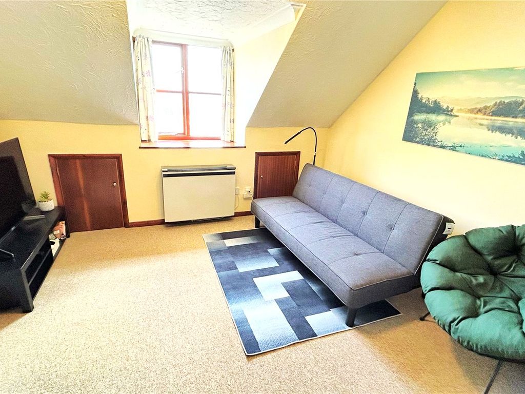 2 bed flat for sale in Church Close, Church Street, Dorchester DT1, £180,000