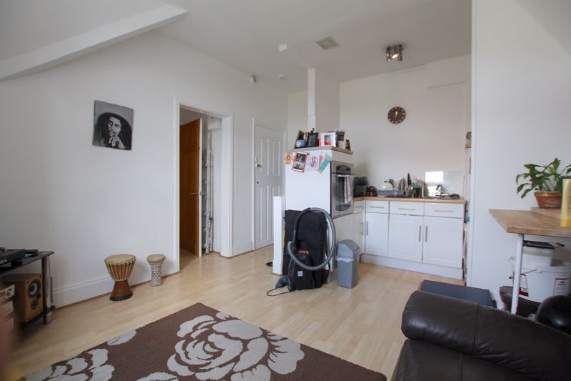 1 bed flat for sale in Ninian Road, Roath, Cardiff CF23, £120,000