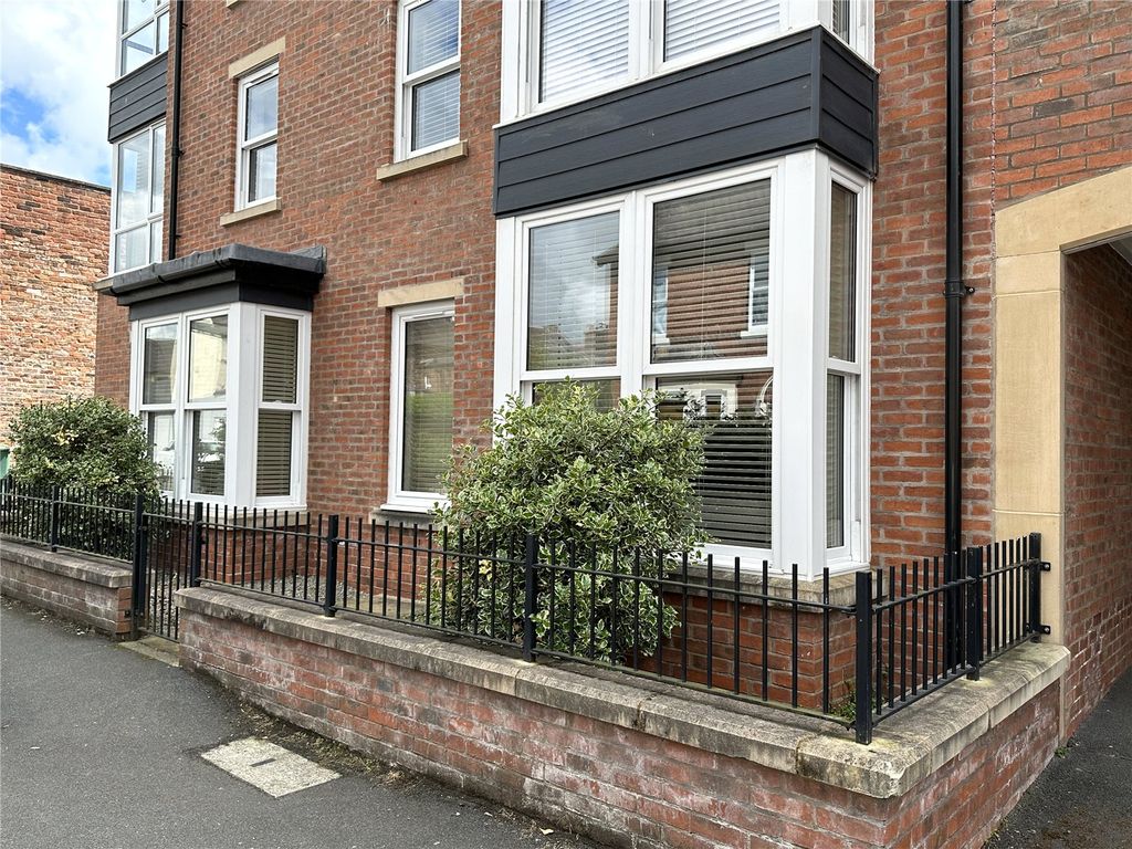 2 bed flat for sale in Thornton Road, Carlisle, Cumbria CA3, £250,000