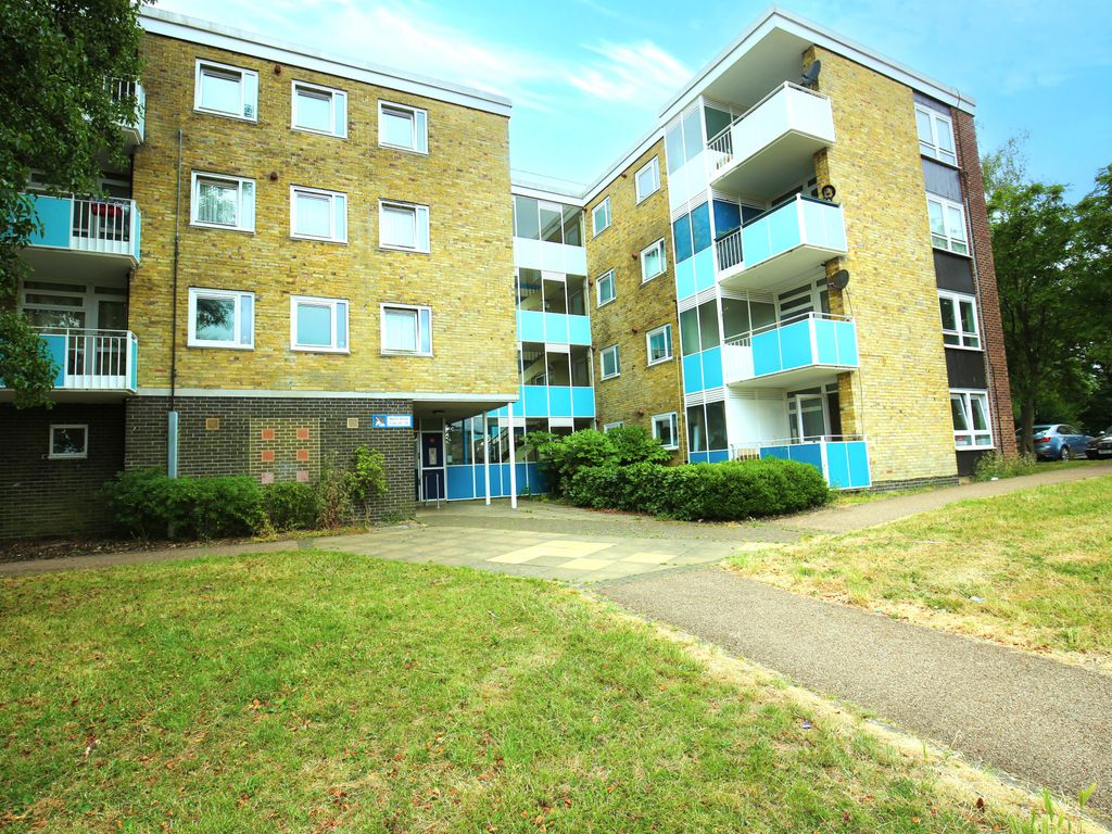 1 bed flat for sale in Byron Road, Southampton SO19, £110,000