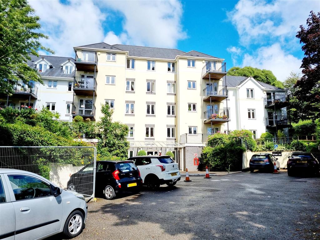 2 bed flat for sale in Manaton Court, Dunheved Road, Launceston PL15, £119,950