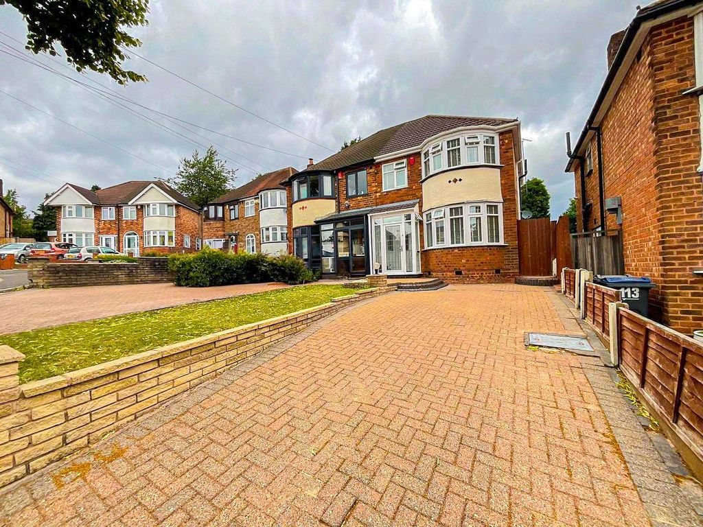 3 bed semi-detached house for sale in Cardington Avenue, Birmingham, West Midlands B42, £249,950