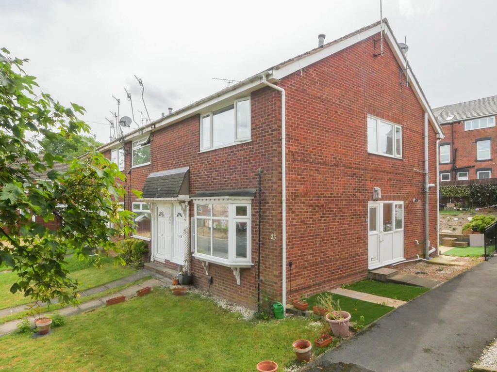 1 bed flat for sale in Oldfield Lane, Wortley LS12, £75,000