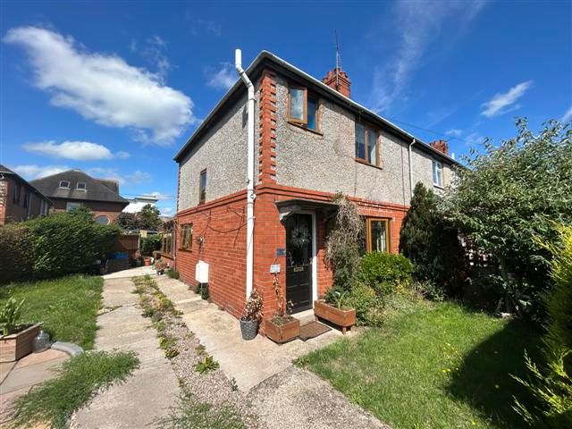 3 bed end terrace house for sale in Park Road, Shrewsbury SY4, £195,000