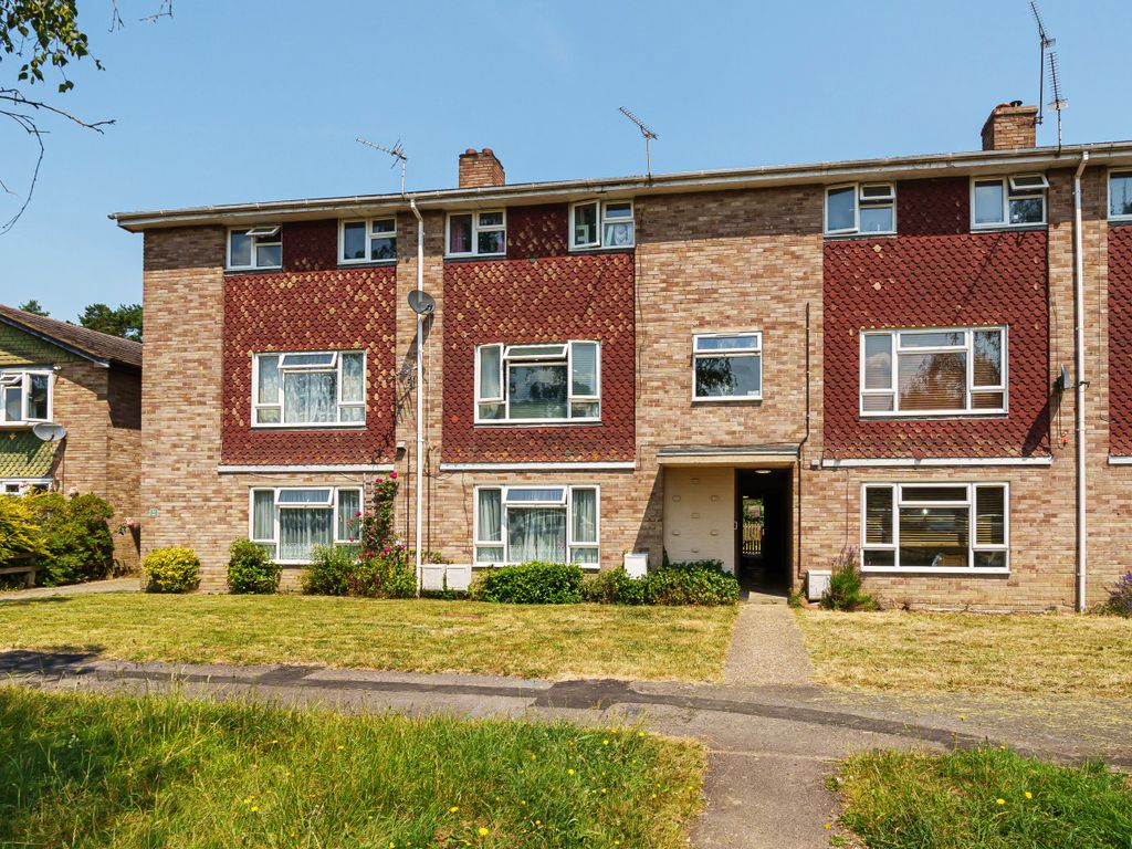 2 bed flat for sale in College Piece, Mortimer, Reading, Berkshire RG7, £220,000