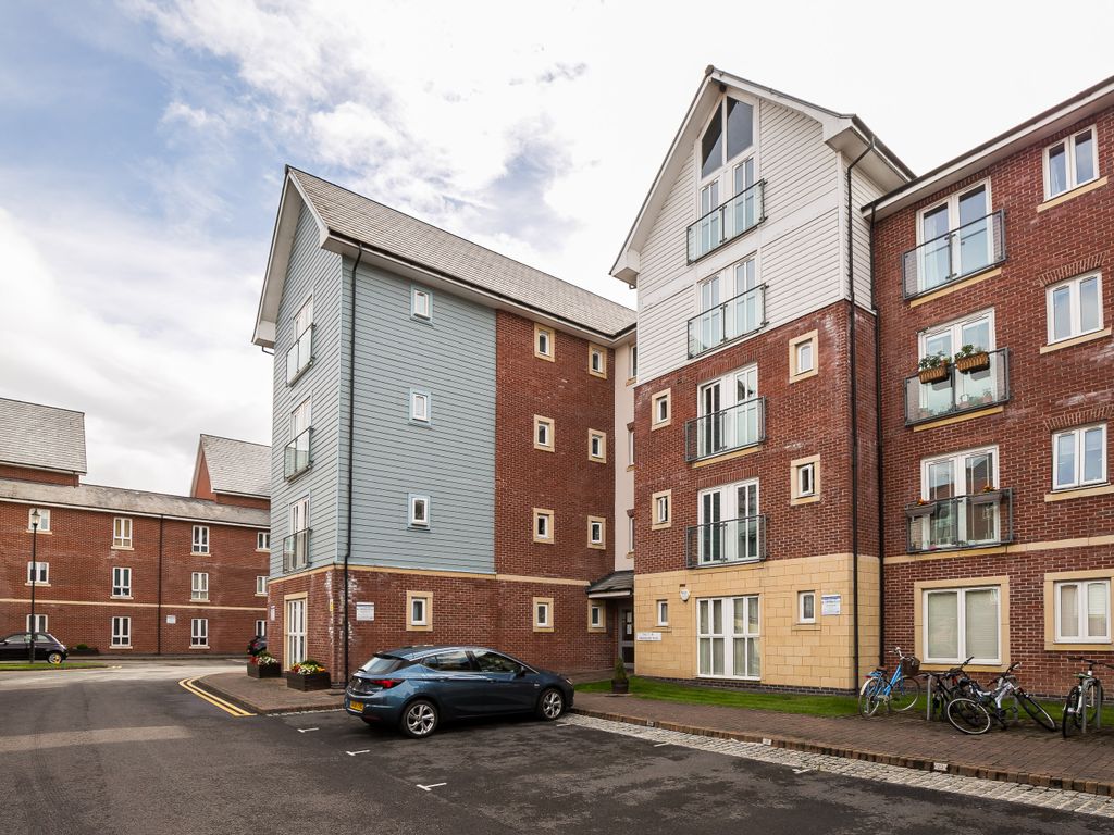 2 bed flat for sale in Saddlery Way, Chester CH1, £170,000