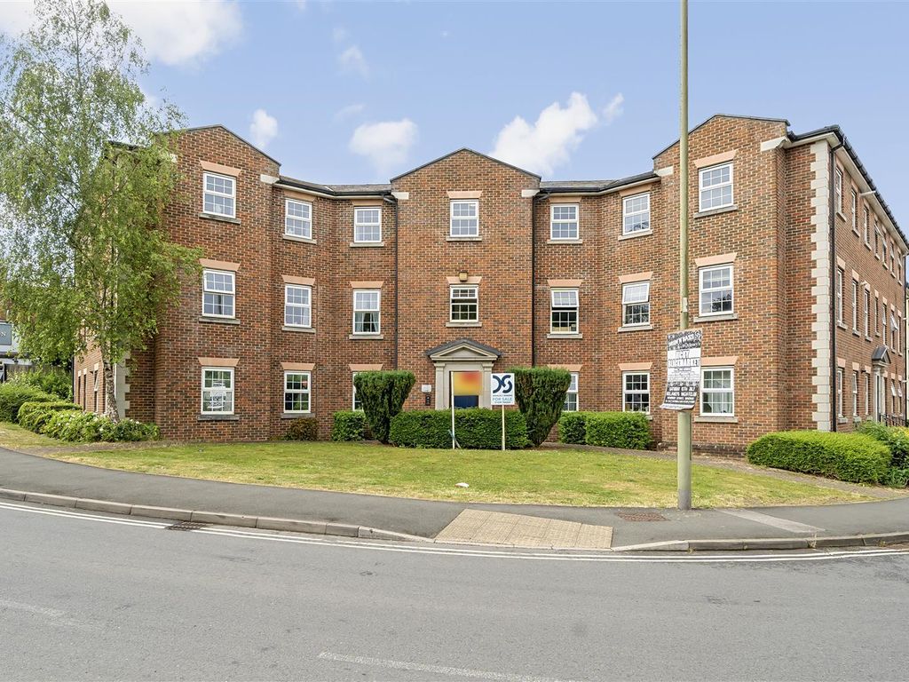 2 bed flat for sale in Duces Court, Limborough Road, Wantage OX12, £179,950