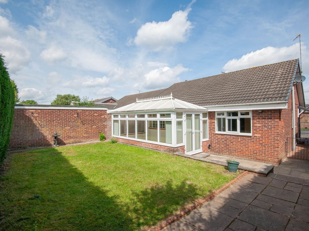 3 bed detached bungalow for sale in Watkinson Gardens, Waterthorpe S20, £280,000