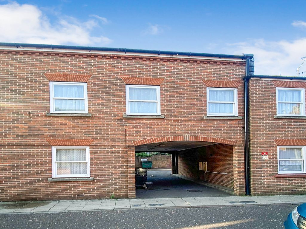 1 bed flat for sale in Gainsborough Court, Waterloo Street, King's Lynn PE30, £80,000