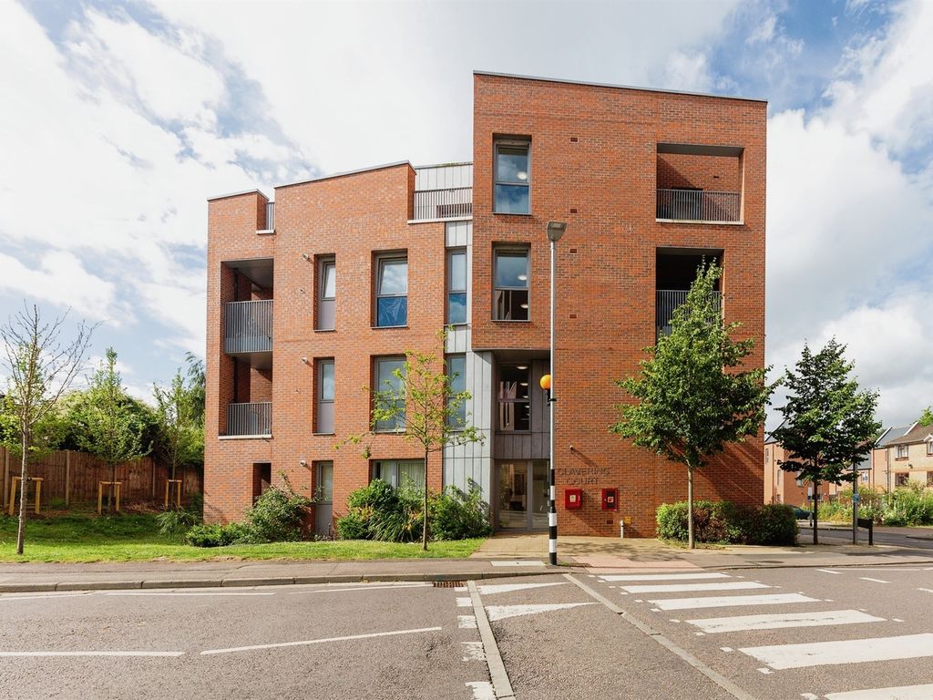 1 bed flat for sale in The Ridgeway, Hertford SG14, £92,000