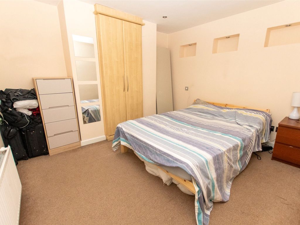 1 bed maisonette for sale in Albion Street, Dunstable, Bedfordshire LU6, £140,000