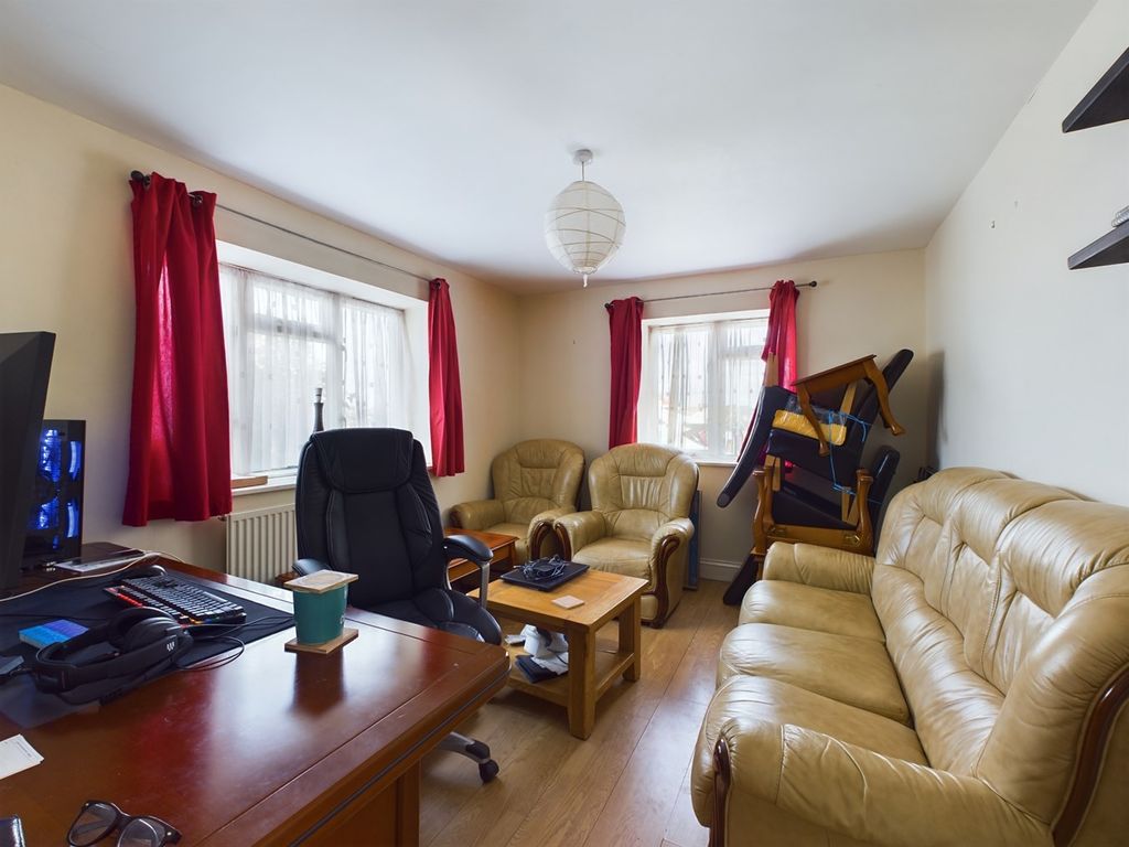 2 bed flat for sale in Church Road, Downham Market PE38, £135,000