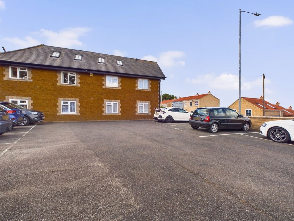 2 bed flat for sale in Church Road, Downham Market PE38, £135,000