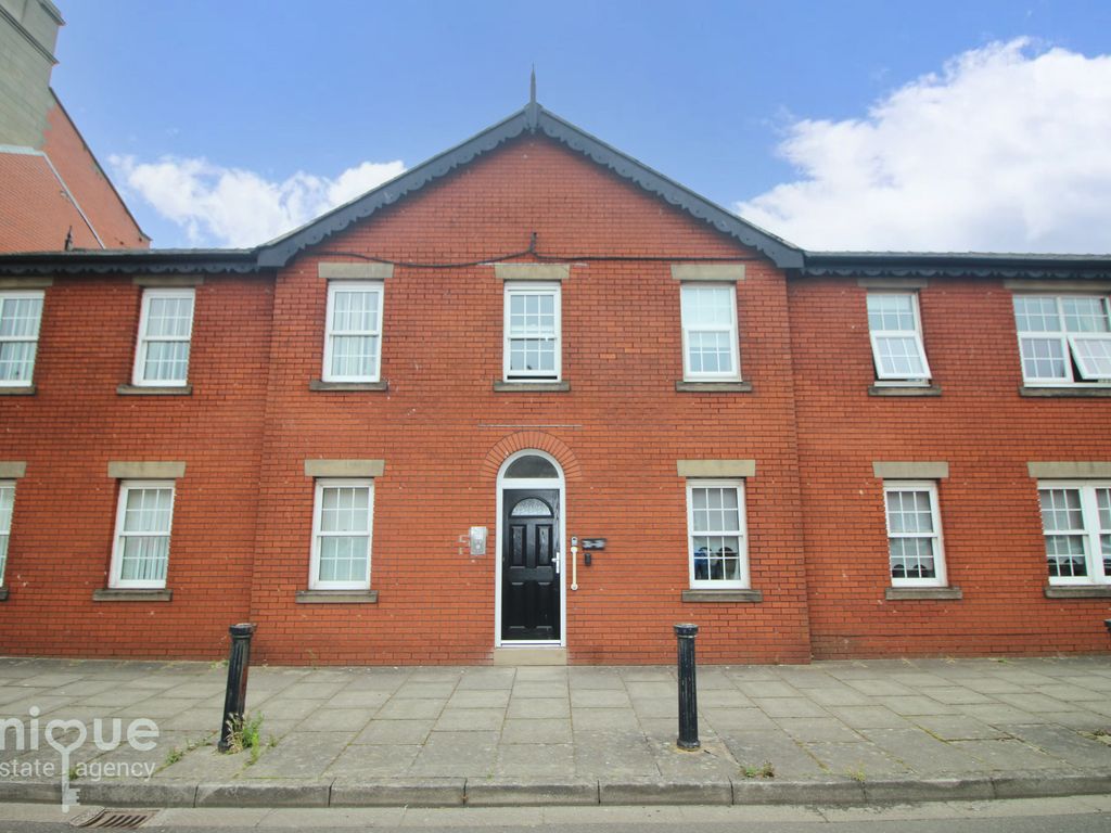 2 bed flat for sale in Church Street, Fleetwood FY7, £79,950