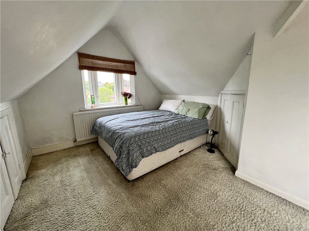 1 bed flat for sale in York Road, Guildford, Surrey GU1, £190,000