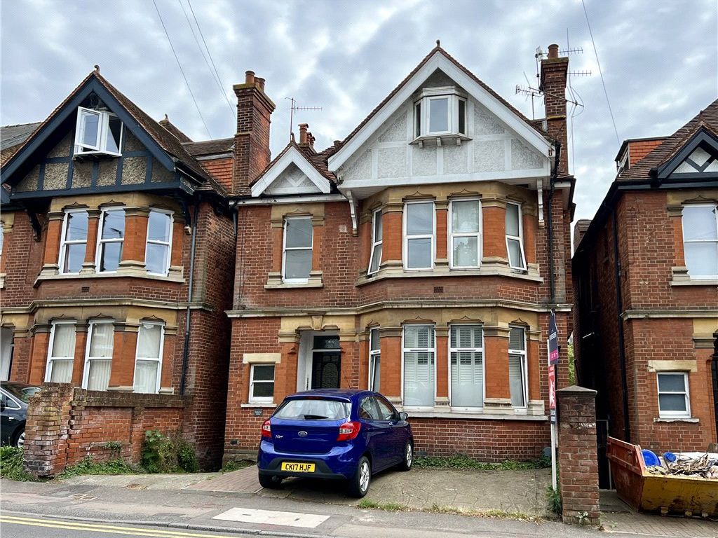 1 bed flat for sale in York Road, Guildford, Surrey GU1, £190,000