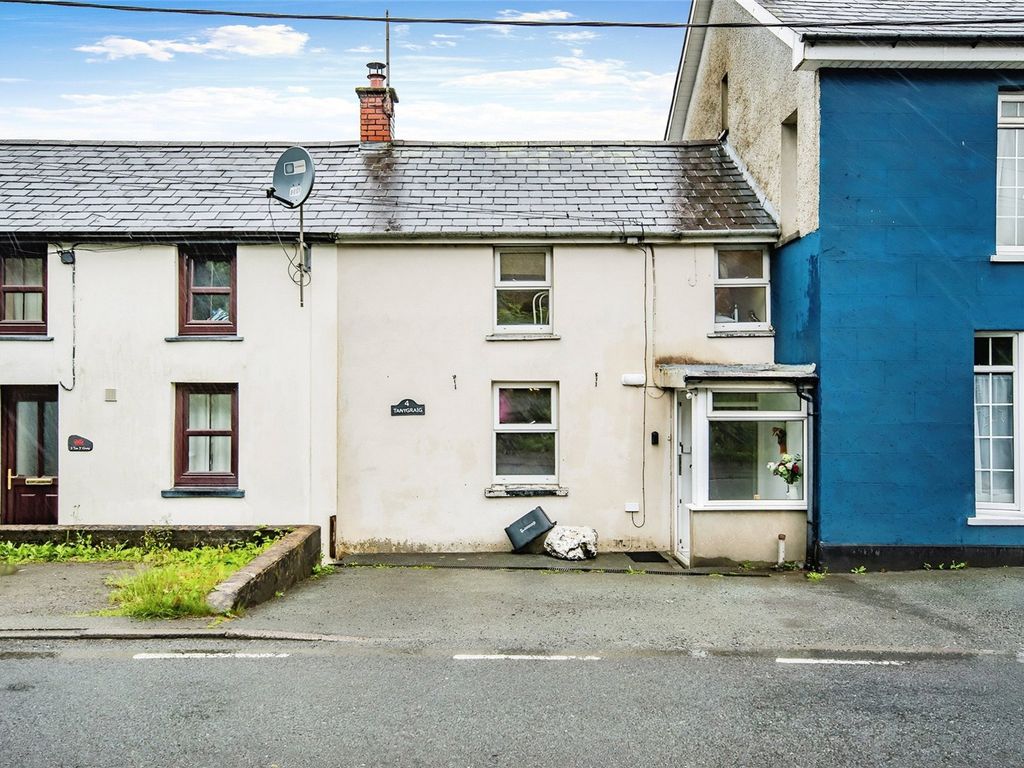3 bed terraced house for sale in Pencarreg, Llanybydder SA40, £165,000