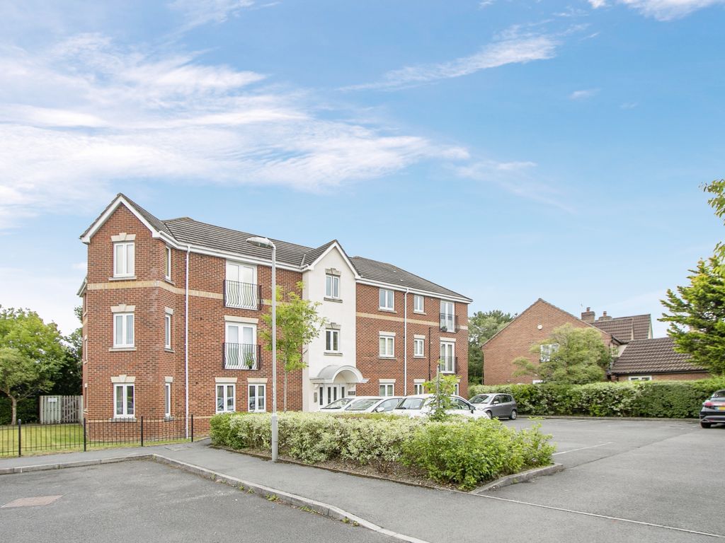 2 bed flat for sale in Liederbach Drive, Verwood BH31, £200,000