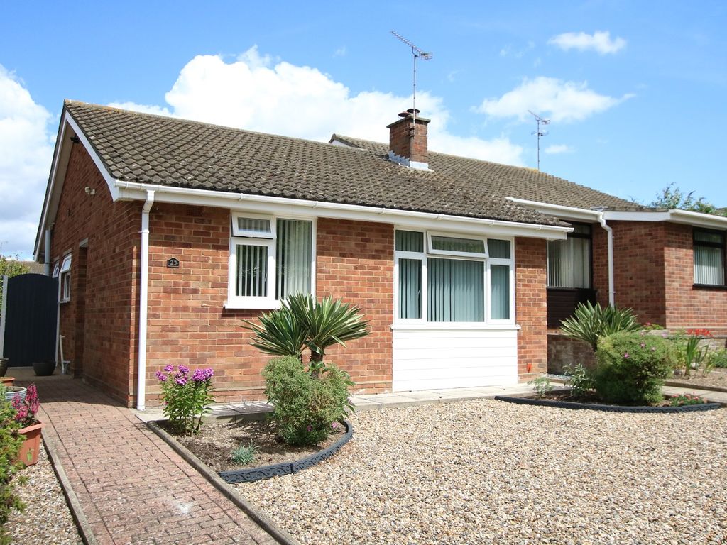 2 bed semi-detached bungalow for sale in Lancaster Way, Claydon, Ipswich, Suffolk IP6, £269,995