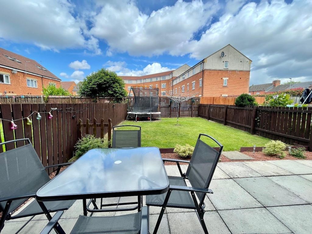 4 bed town house for sale in Appleby Close, Darlington DL1, £155,000