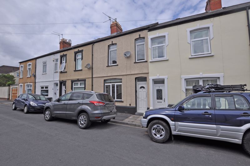 3 bed terraced house for sale in Oakley Street, Newport NP19, £165,000