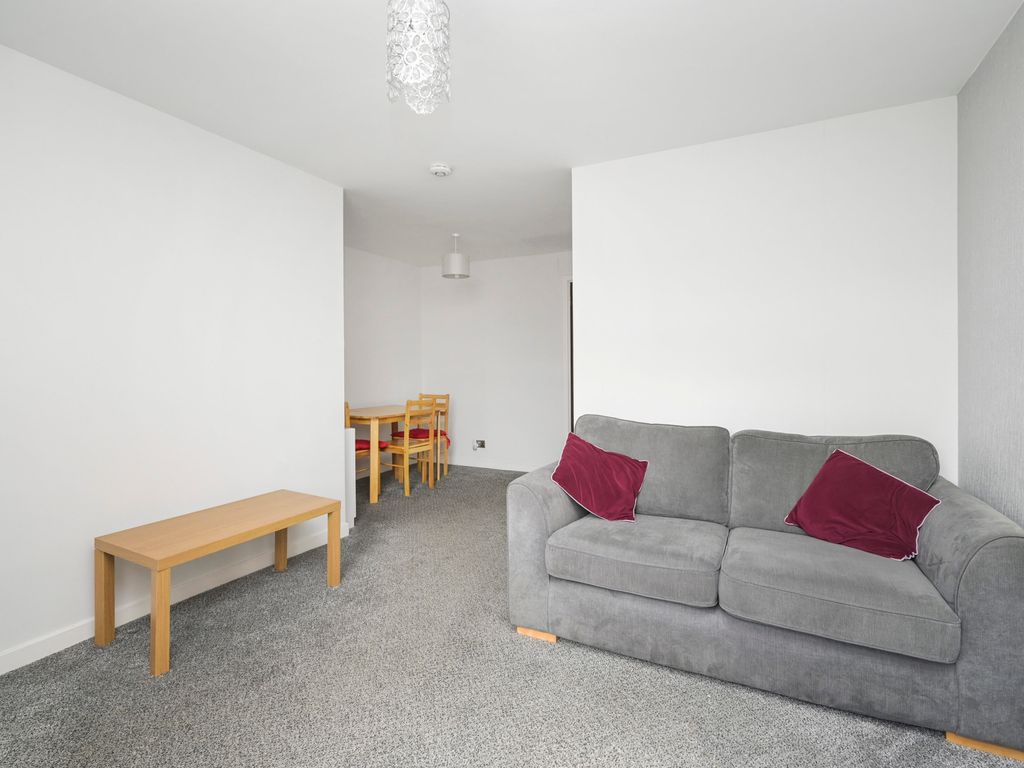 1 bed flat for sale in 104 Gyle Park Gardens, Edinburgh EH12, £172,000