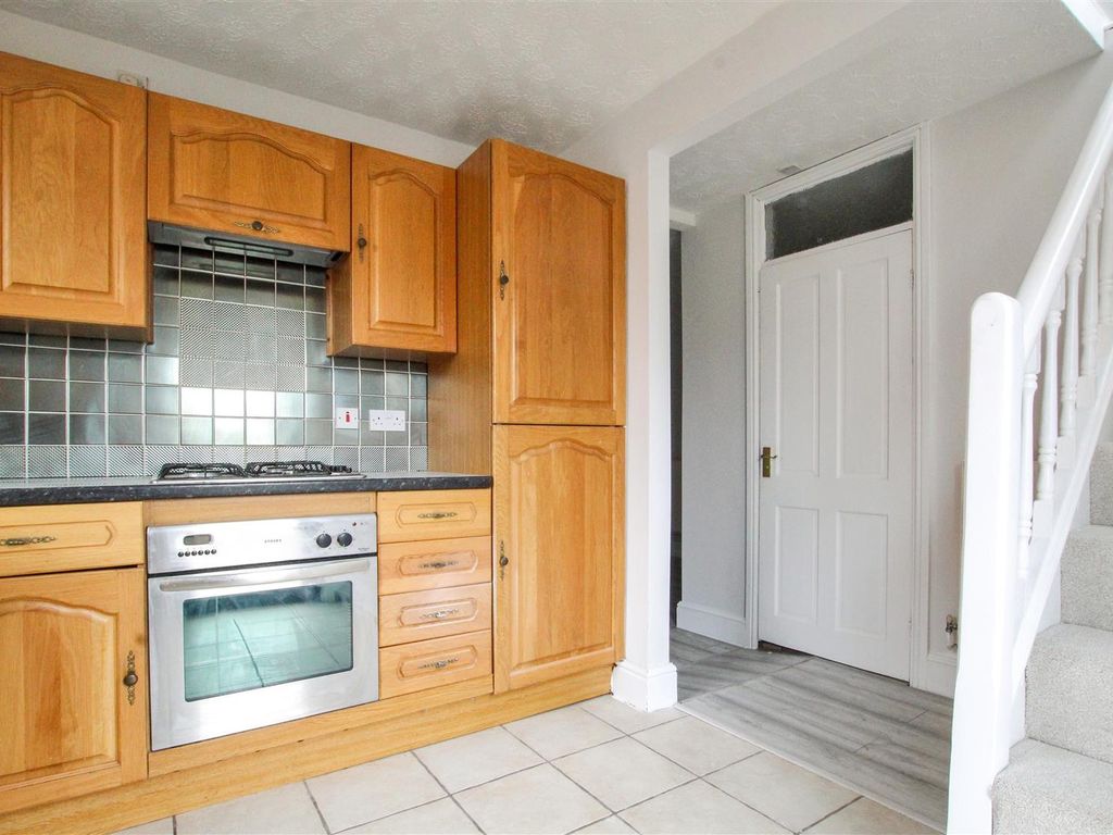 3 bed detached house for sale in Castle Road, Castle Gresley, Swadlincote DE11, £195,000