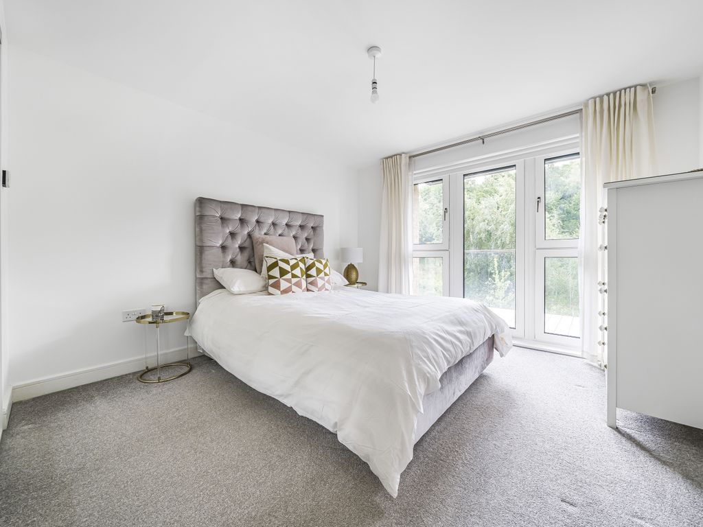 1 bed flat for sale in Castle Hill Drive, Castle Hill, Ebbsfleet Valley, Swanscombe DA10, £250,000
