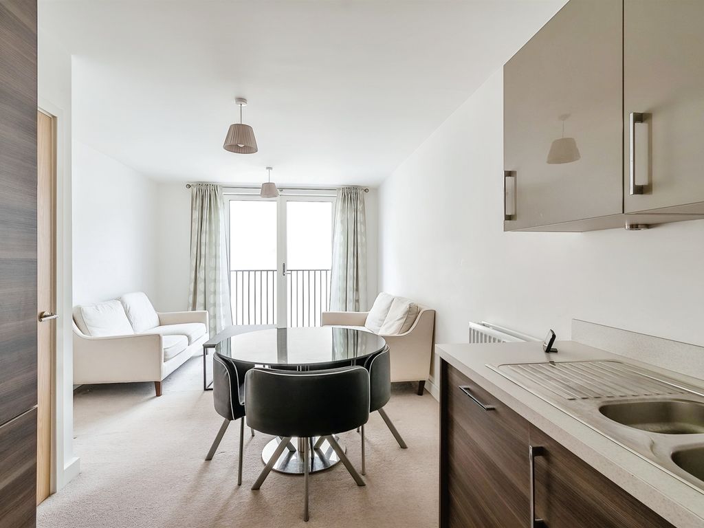 1 bed flat for sale in Victoria Bridge Road, Bath BA2, £250,000