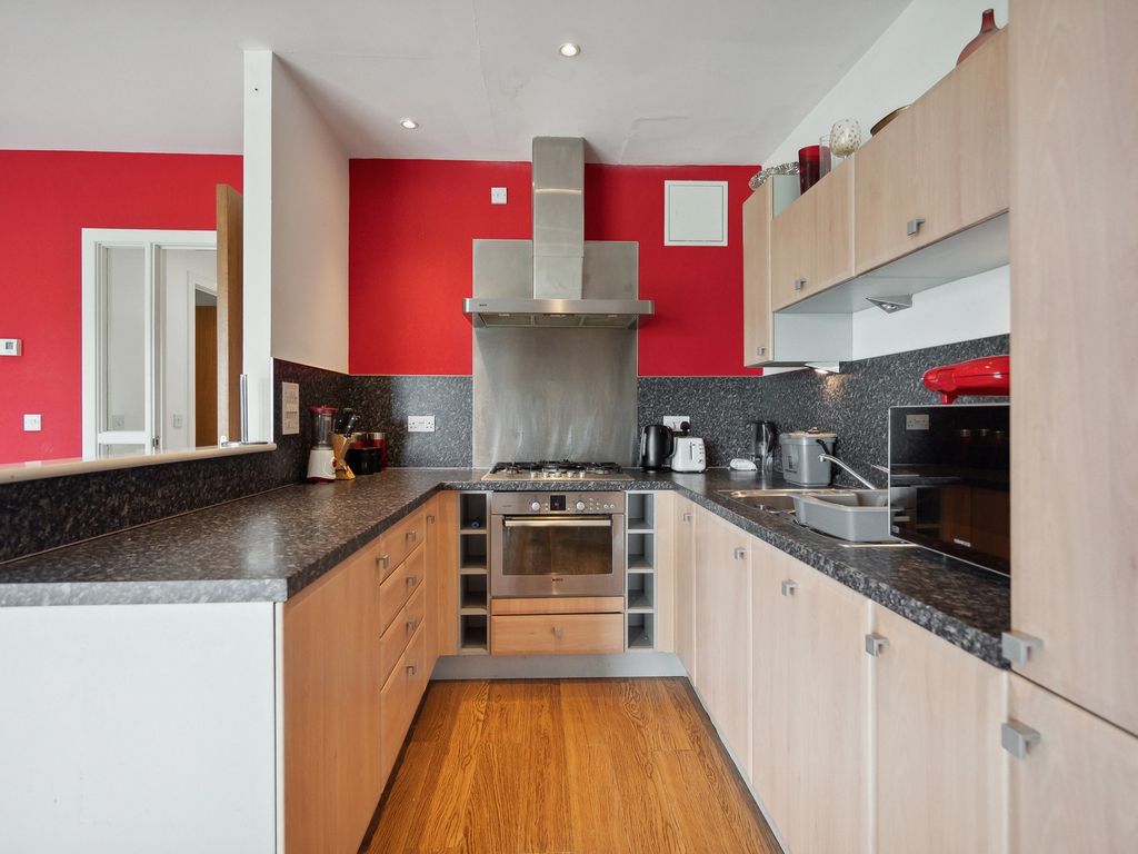 2 bed flat for sale in Glasgow Harbour Terrace, Glasgow, Glasgow G11, £175,000