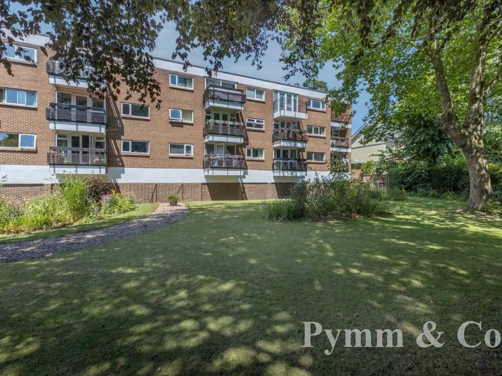 2 bed flat for sale in Cairns Court, Norwich NR4, £170,000