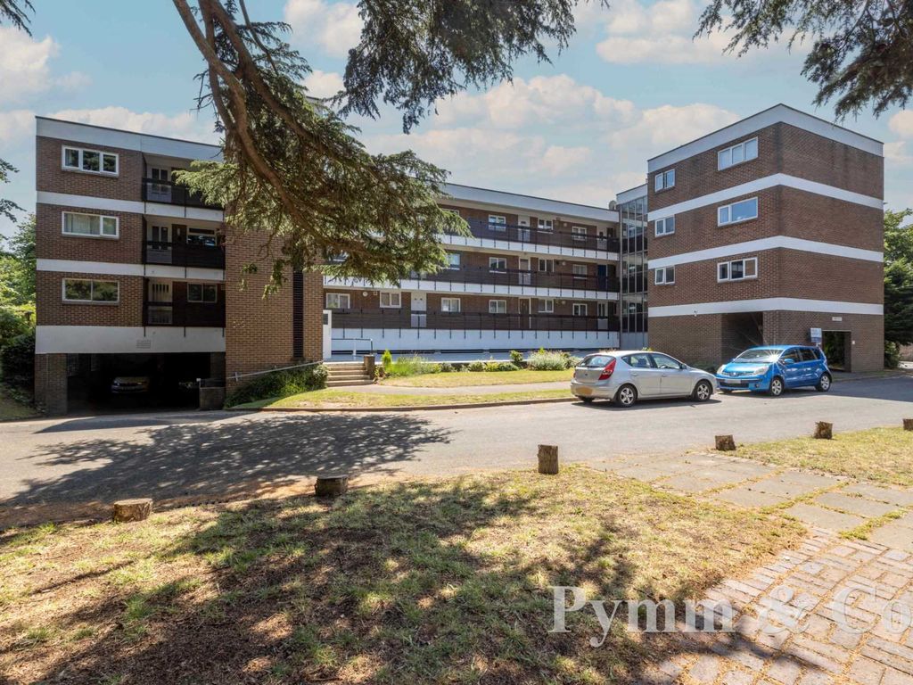 2 bed flat for sale in Cairns Court, Norwich NR4, £170,000