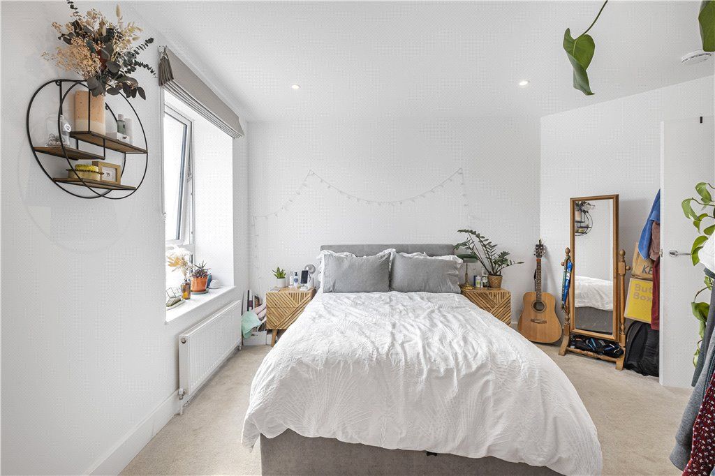 1 bed flat for sale in Church Street, Croydon CR0, £280,000