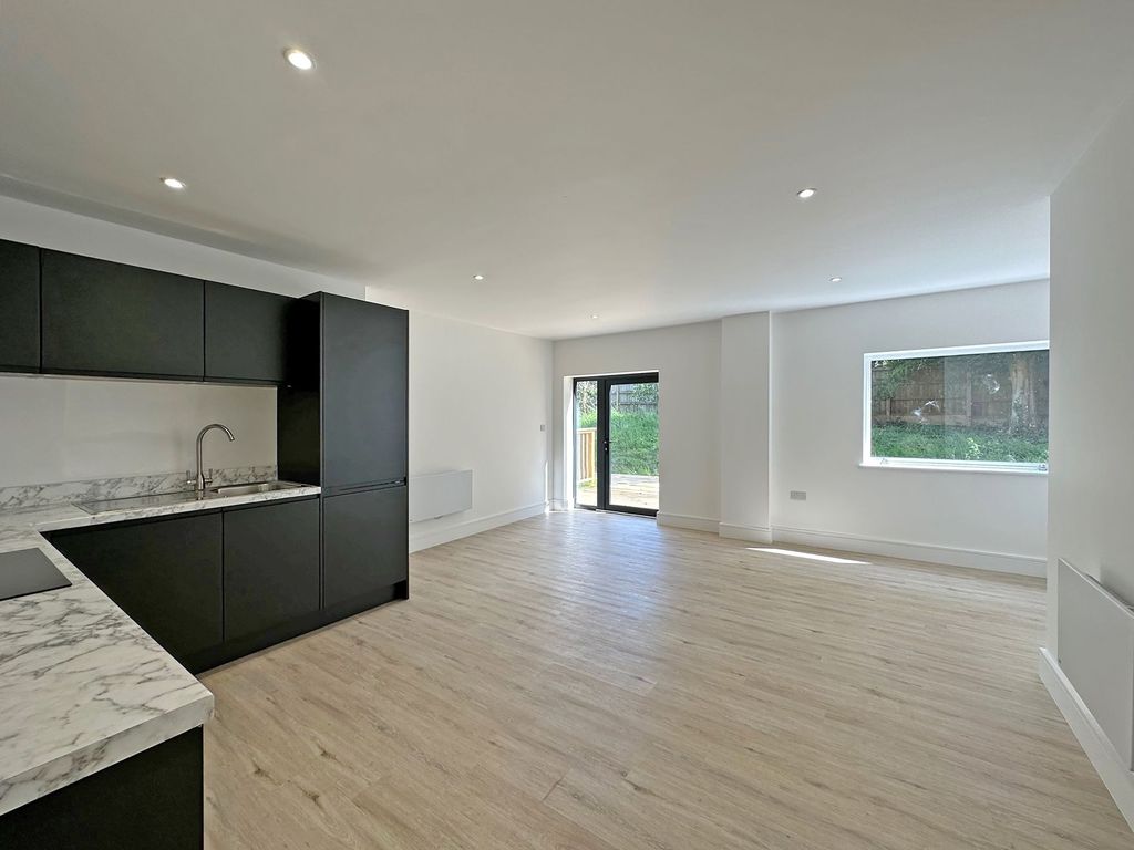1 bed flat for sale in Kearsley Road, Ripon HG4, £150,000