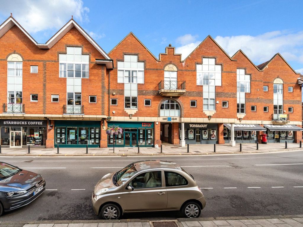 1 bed flat for sale in Guildford, Surrey GU1, £180,000